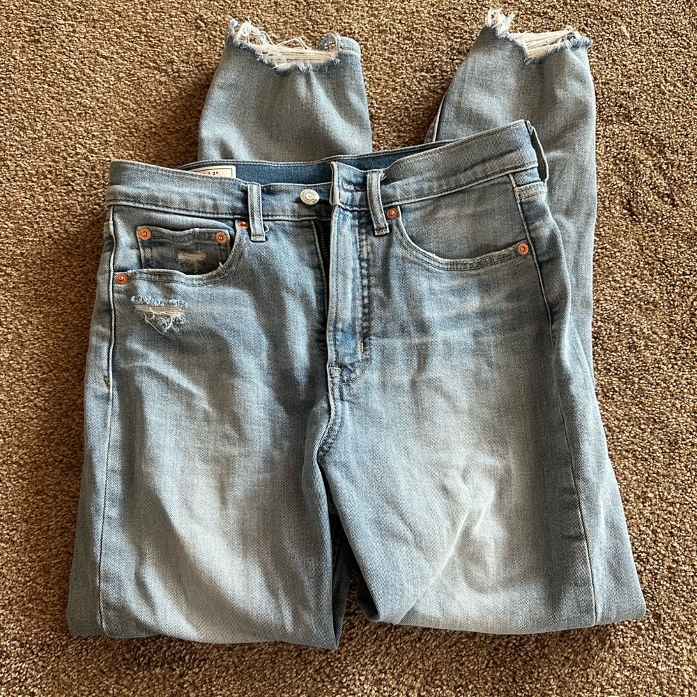 Gap women’s cigarette high rise straight jeans